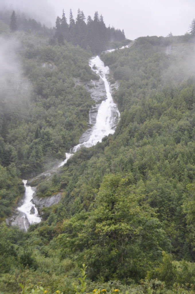 Wasserfall im Nebel